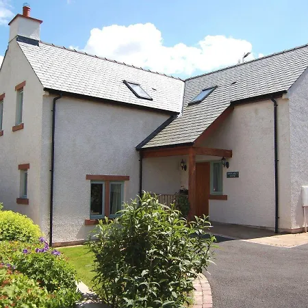 Holiday home Margaret House *